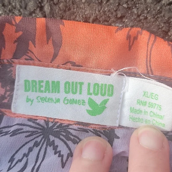 Selena gomez tank - Picture 2 of 2